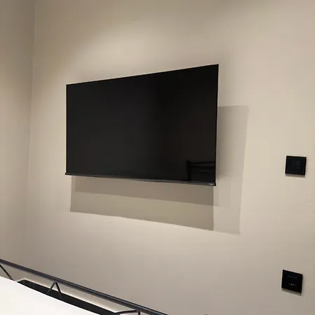 Kalos Housing - Adults Only בית נופש