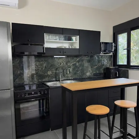 בית נופש Kalos Housing - Adults Only *