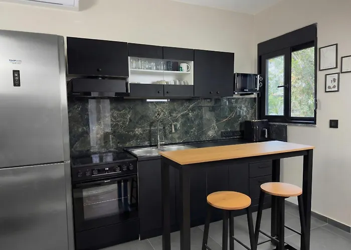 בית נופש Kalos Housing - Adults Only *